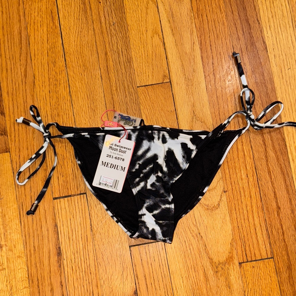 Stylish Black and White Bikini Bottom